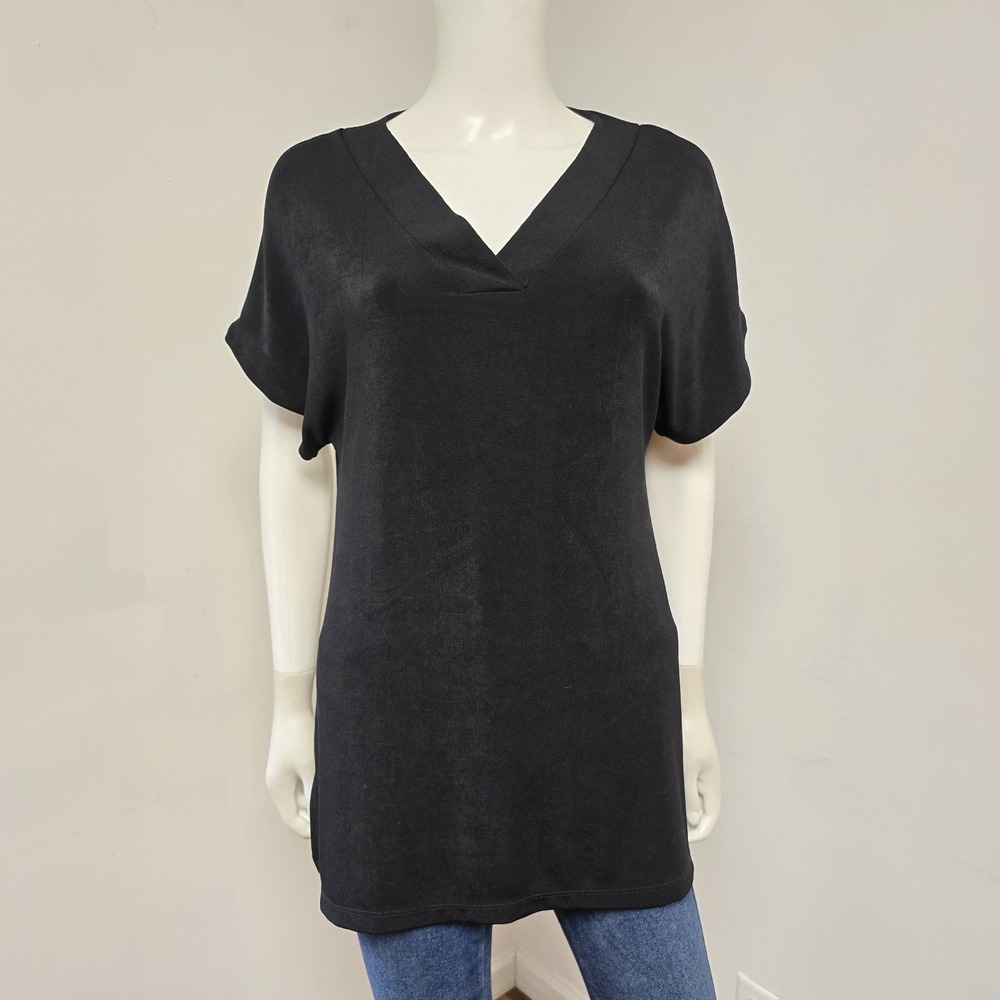 Chicos Travelers Top Black Size 1 8/10 M Slinky Stretch V-Neck Short Sleeve